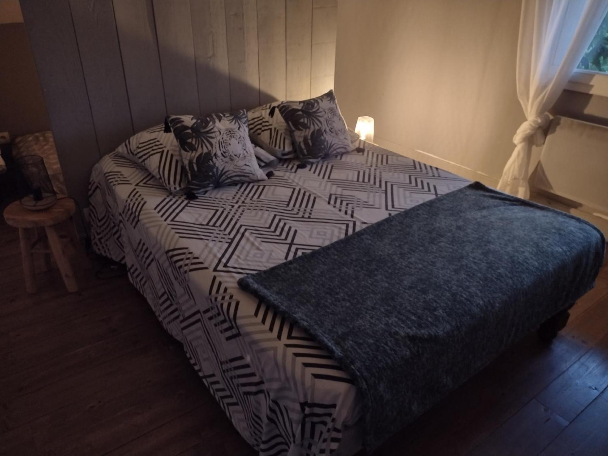 Gite Cocooning Avec Piscine Bouge-Chambalud Eksteriør billede